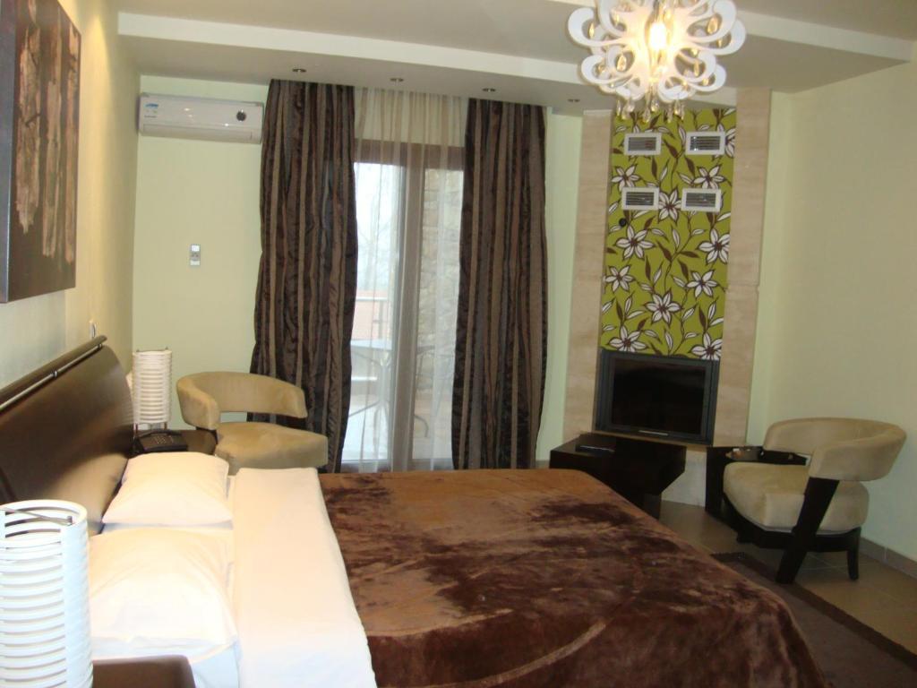 Nymfes Hotel Loutraki  Exterior photo